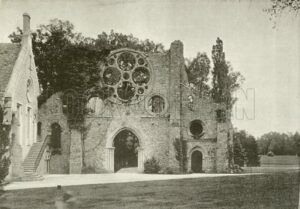 l'abbaye des Vaux de Cernay : les ruines de l'église
