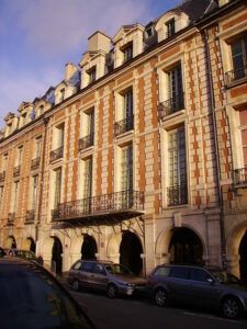 l’hôtel Nicolas d’Angennes de Rambouillet  place des Vosges